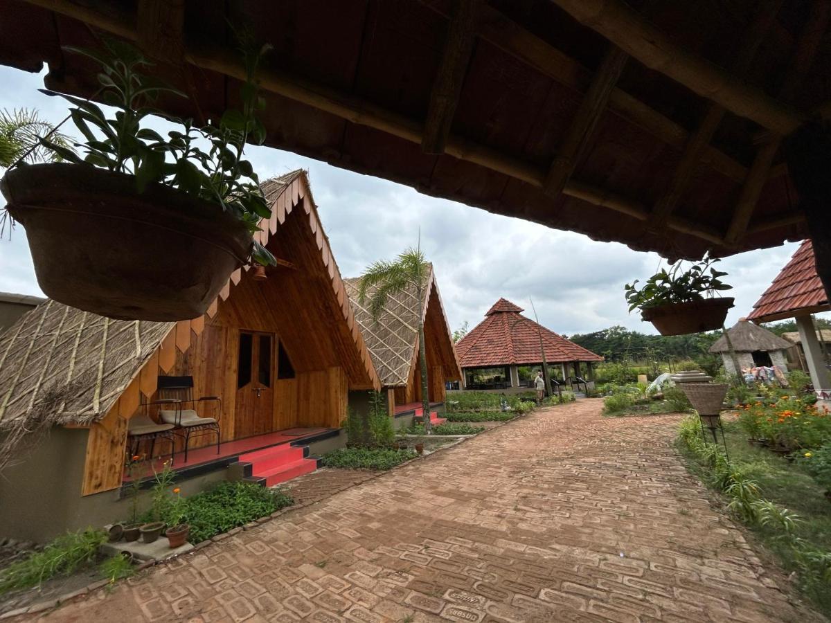 Arshinagar Shilpogram Otel Kalküta Dış mekan fotoğraf